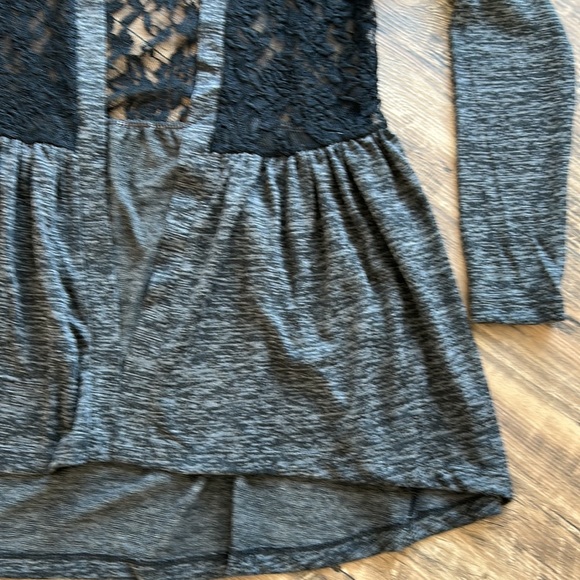 NWOT Paper & Tee pretty black lace back open front lightweight cardigan - Picture 4 of 11